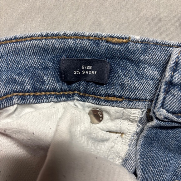 GAP Frayed Hem Blue Jean Shorts - Picture 6 of 8